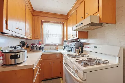 1417 Globe St, Fall River, MA 02721 photo 36
