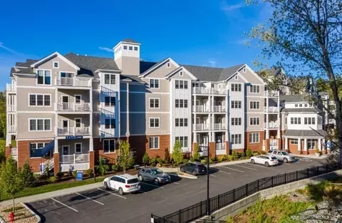 8 Island Ct #104, Easton, MA 02334