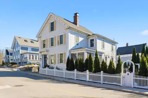1 Rocky Hl, Amesbury, MA 01913