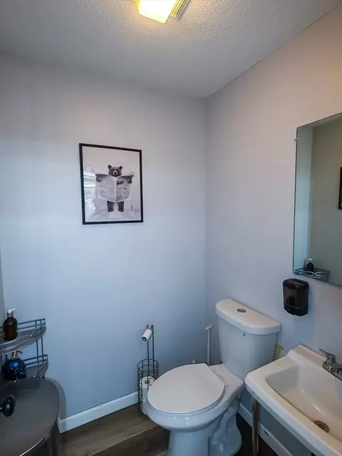 Bath - 17 Lombard St, Springfield, MA 01105 photo 1 of 3