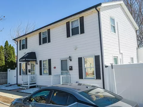 Exterior - 17 Lombard St, Springfield, MA 01105 photo 2 of 5