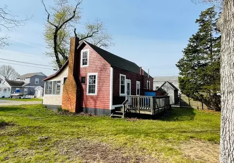 Exterior - 37 Lincoln Hwy, Wareham, MA 02571 photo 2 of 8