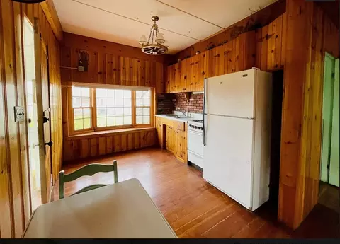 Kitchen - 37 Lincoln Hwy, Wareham, MA 02571 photo 1 of 1