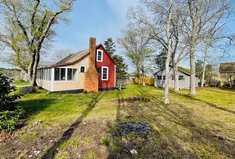 Exterior - 37 Lincoln Hwy, Wareham, MA 02571 photo 4 of 8