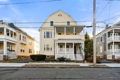17 Roslyn St, Salem, MA 01970
