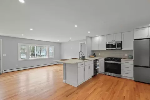 80 Mariner Cir, Cotuit, MA 02635 photo 4