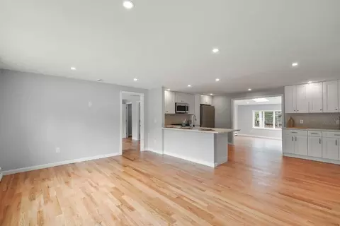 80 Mariner Cir, Cotuit, MA 02635 photo 6