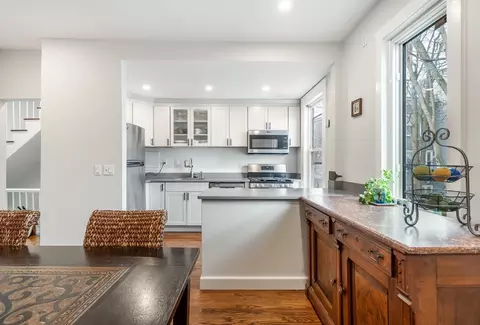 231 Broadway #6, Cambridge, MA 02139