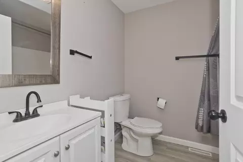 32-34 Clark St, Springfield, MA 01105 photo 13