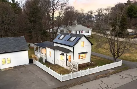 18 Sherman Pl, Woburn, MA 01801