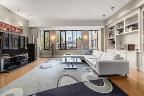 1313 Washington St #330, Boston, MA 02118