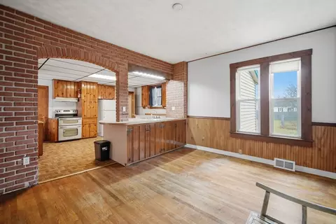 76 Hampden St, Springfield, MA 01151 photo 4