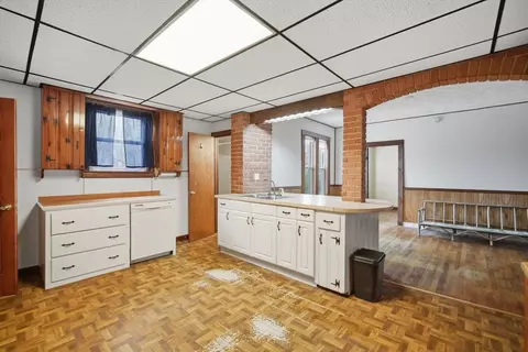 76 Hampden St, Springfield, MA 01151 photo 7