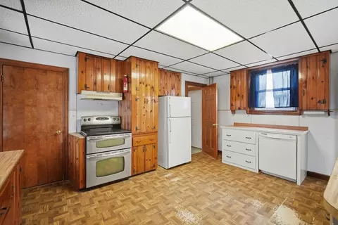 76 Hampden St, Springfield, MA 01151 photo 6