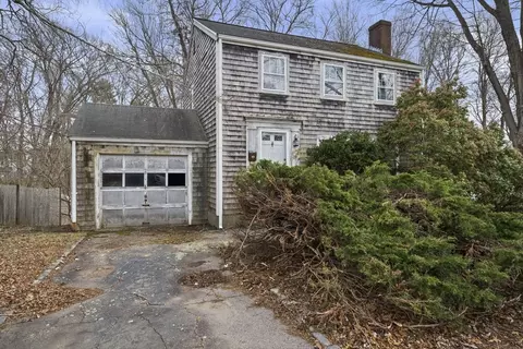 Exterior - 24 Butler Rd, Hingham, MA 02043 photo 2 of 4
