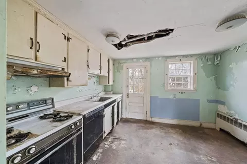 Kitchen - 24 Butler Rd, Hingham, MA 02043 photo 1 of 2