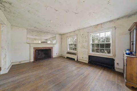 Living - 24 Butler Rd, Hingham, MA 02043 photo 4 of 4
