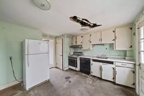Kitchen - 24 Butler Rd, Hingham, MA 02043 photo 2 of 2