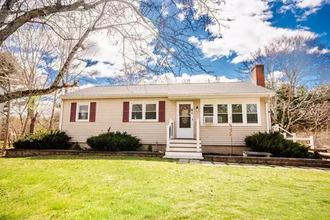 562 Tremont St, Taunton, MA 02780