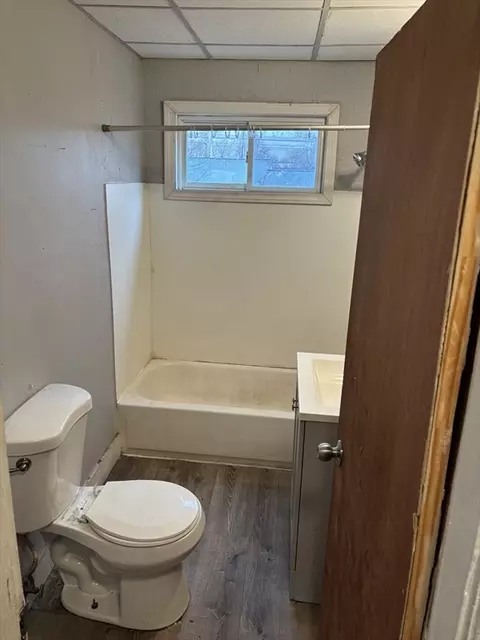 27 Chester St, Springfield, MA 01105 photo 10