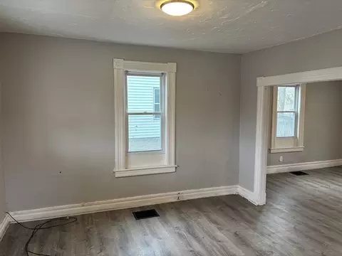 27 Chester St, Springfield, MA 01105 photo 8