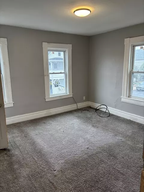 27 Chester St, Springfield, MA 01105 photo 16