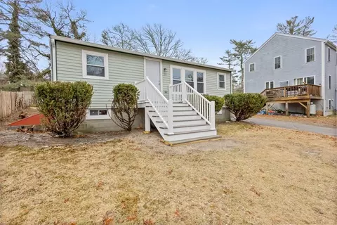 99 Lake Ave, Wareham, MA 02538