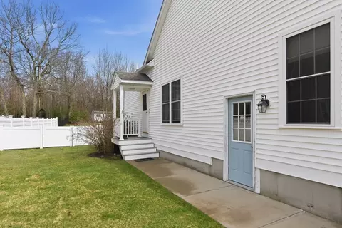 35 Paddock Dr, Plainville, MA 02762 photo 7