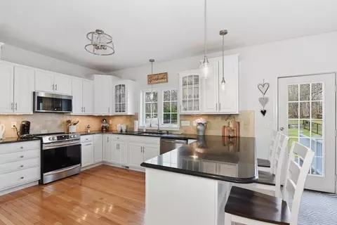 35 Paddock Dr, Plainville, MA 02762 photo 11