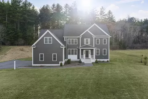 34 Beech St, Millis, MA 02054 photo 3