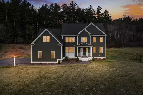 34 Beech St, Millis, MA 02054 photo 2