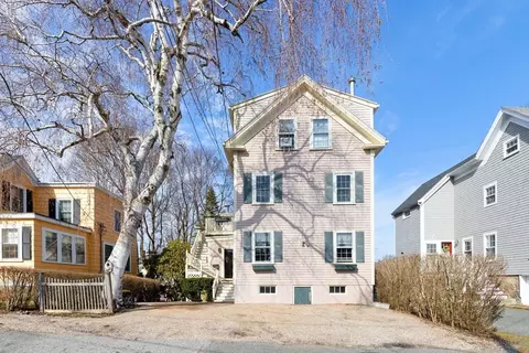 13 Linden St #2, Marblehead, MA 01945