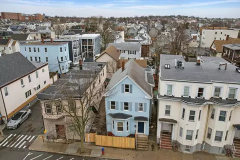 9 Cross St, Somerville, MA 02145