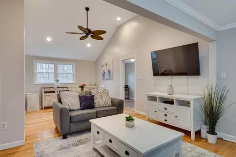 26 Fourth Ave, Billerica, MA 01821