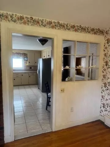 21 Trinity Ave, Worcester, MA 01605 photo 17