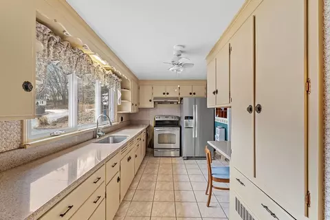 21 Trinity Ave, Worcester, MA 01605 photo 26