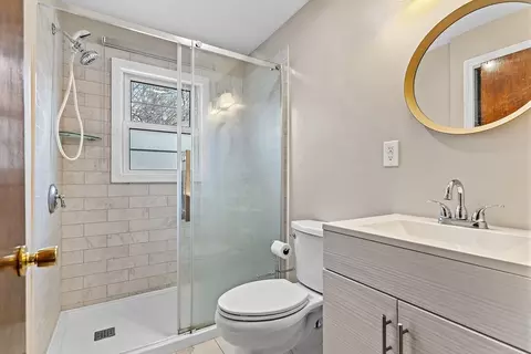 21 Trinity Ave, Worcester, MA 01605 photo 29