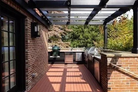 Exterior - 39 Worthington Rd, Brookline, MA 02446 photo 4 of 5