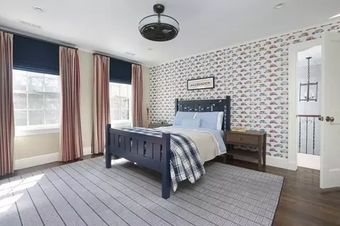 Bedroom - 39 Worthington Rd, Brookline, MA 02446 photo 4 of 6