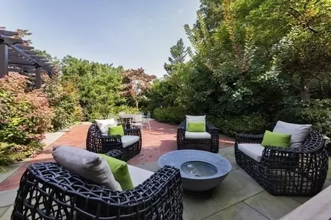 Exterior - 39 Worthington Rd, Brookline, MA 02446 photo 3 of 5