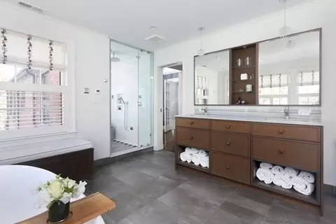 Bath - 39 Worthington Rd, Brookline, MA 02446 photo 2 of 5