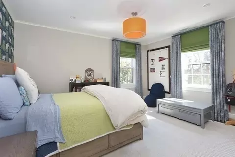 Bedroom - 39 Worthington Rd, Brookline, MA 02446 photo 5 of 6