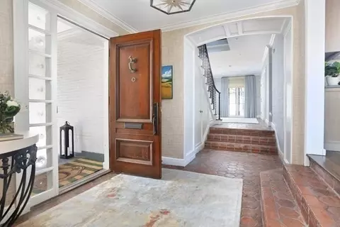 Entry Way - 39 Worthington Rd, Brookline, MA 02446 photo 2 of 2