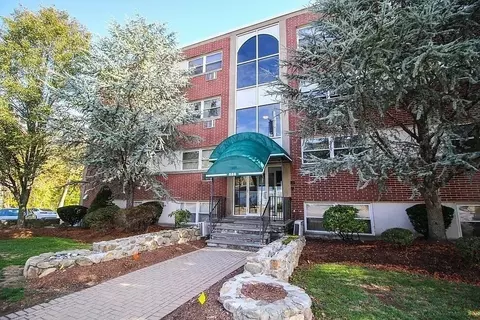 588 Main St #3D, Stoneham, MA 02180