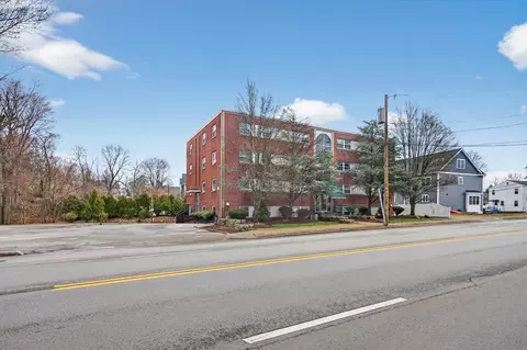 Exterior - 588 Main St #3D, Stoneham, MA 02180 photo 1 of 1