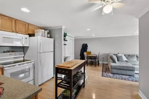 Kitchen - 588 Main St #3D, Stoneham, MA 02180 photo 2 of 3
