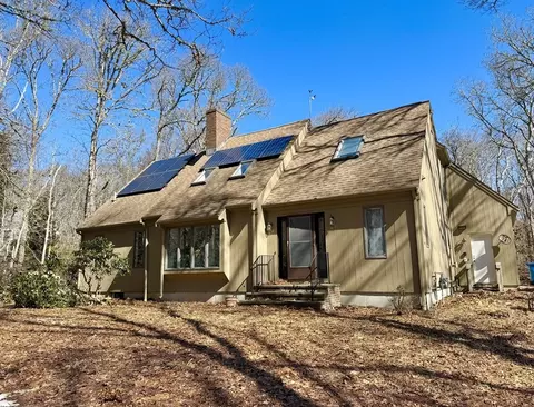69 Two Ponds Rd, Falmouth, MA 02540