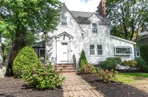 125 Oakdale Rd, Newton, MA 02461