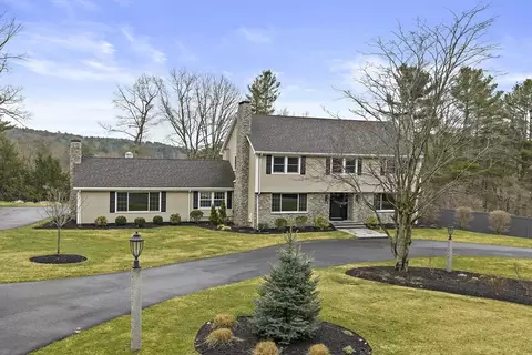 49 Algonquin Rd, Canton, MA 02021
