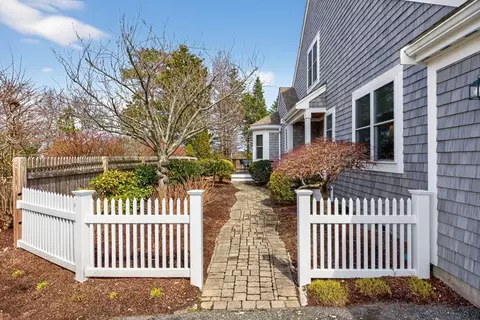 19 Martin Cir #19, Plymouth, MA 02360